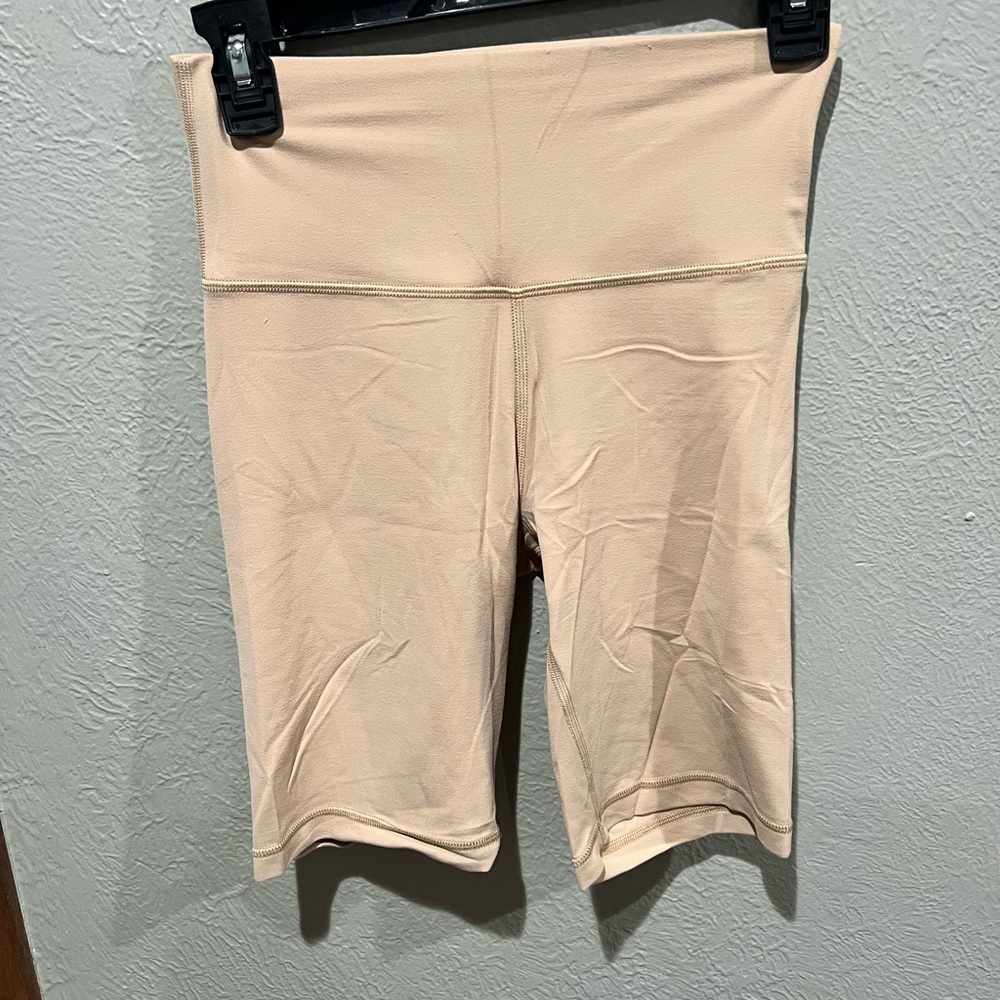 TNA Beige Active Shorts Butter Soft Size Small Nice Neutral Color EUC